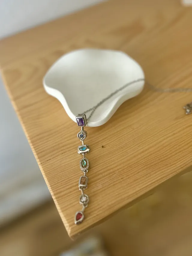 Çelik Renkli Y Kolye